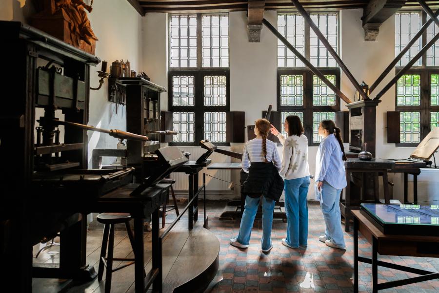 Druk bezig in de 16de eeuw