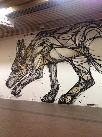 Making over the Plantin pre-metro station