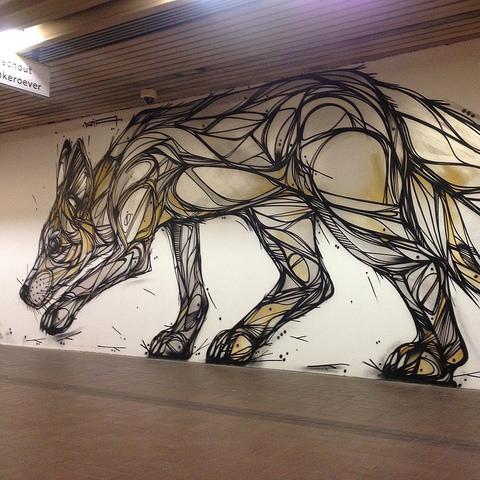 Making over the Plantin pre-metro station