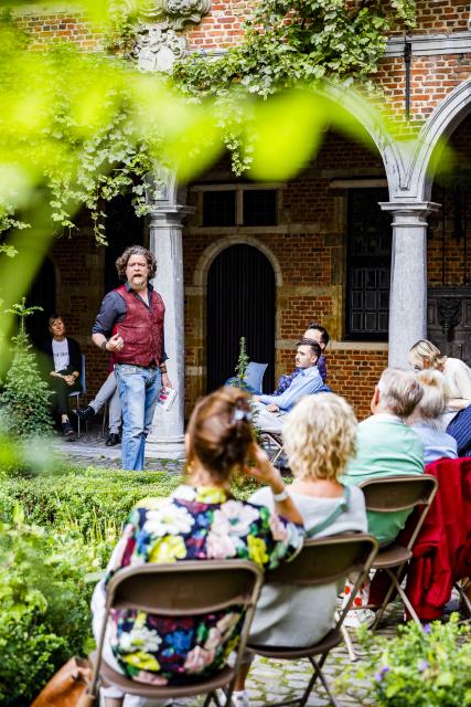 In gesprek met een minzame Italiaan - Jeroen Olyslaegers